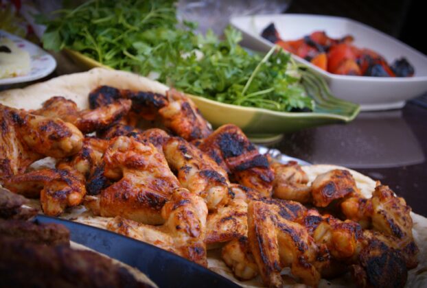 Grill gazowy Weber: niezastąpiony towarzysz letnich spotkań i wyjątkowych smaków