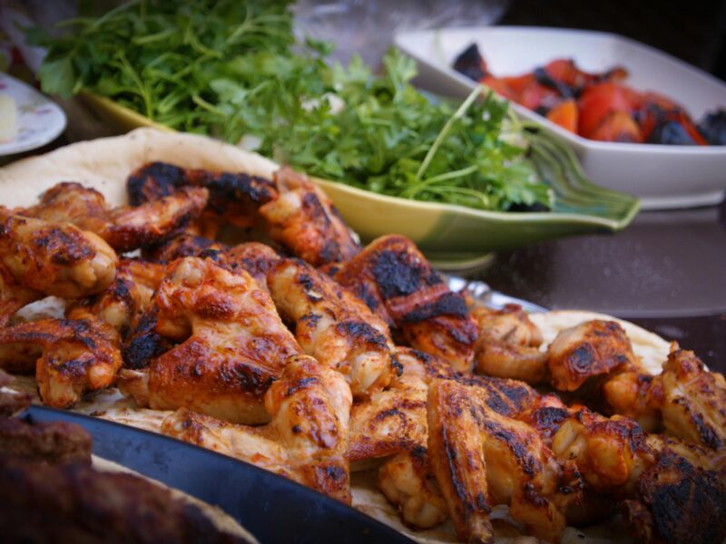 Grill gazowy Weber: niezastąpiony towarzysz letnich spotkań i wyjątkowych smaków